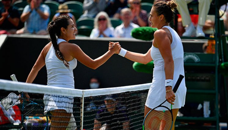 María Camila Osorio y Aryna Sabalenka. 