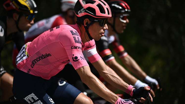 Rigoberto Urán continúa en la segunda posición del Tour de Francia. 