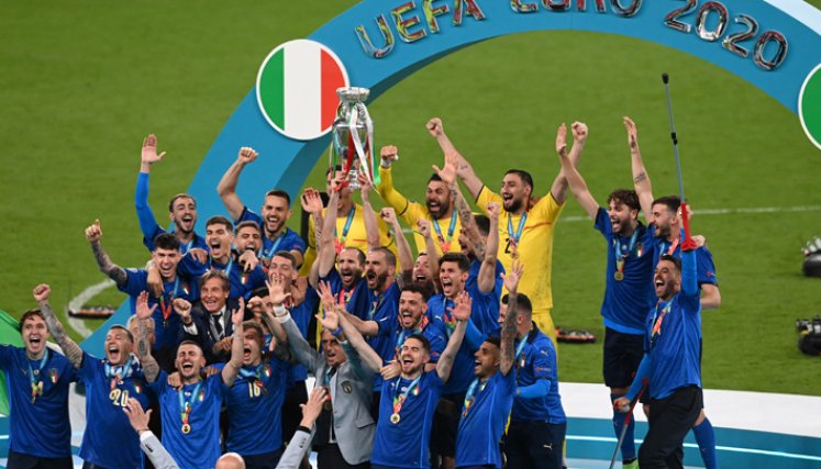 La 'Nazionale', cuyo último título databa del Mundial-2006, se reencontró con la gloria europea 53 años después de la Eurocopa ganada en 1968. / Foto: AFP