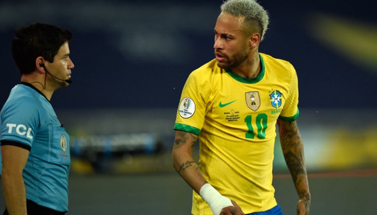 Neymar quiere enfrentarse al  archirrival Argentina en la final de la Copa América, tras eliminar este lunes a Perú en una de las semifinales. / Foto: AFP