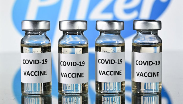 Los millonarios ingresos de Pfizer por venta de vacunas covid este año