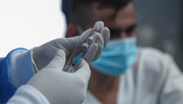 El objetivo es terminar el acopio de vacunas que tenemos actualmente en reserva , según el ministro de Salud. / Foto: Colprensa