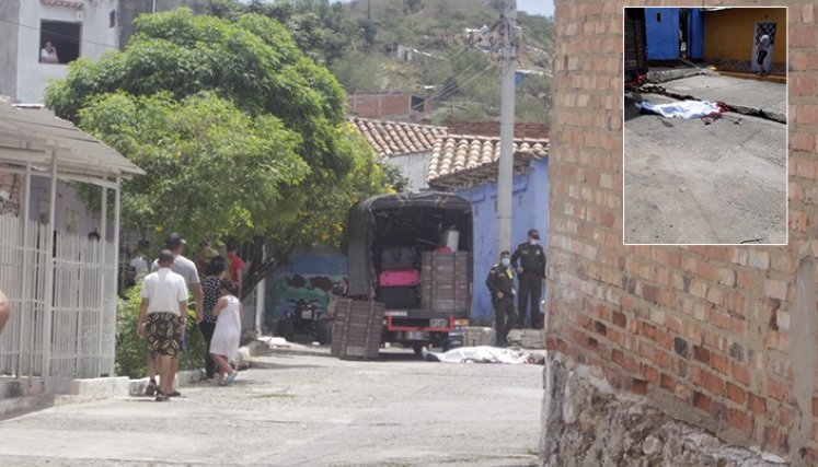 El cadáver de César Augusto Tamayo Aristizábal quedó tendido en la carretera.