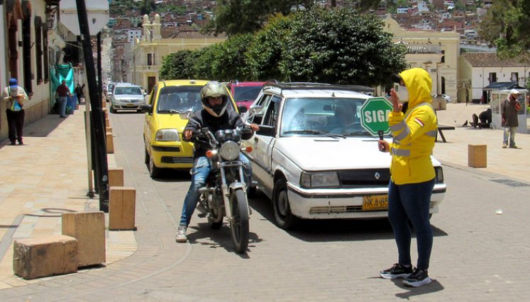 En septiembre, los funcionarios tendrán uniformes con distintivos de la Secretaría de Tránsito para adelantar procesos sancionatorios./Foto Roberto Ospino