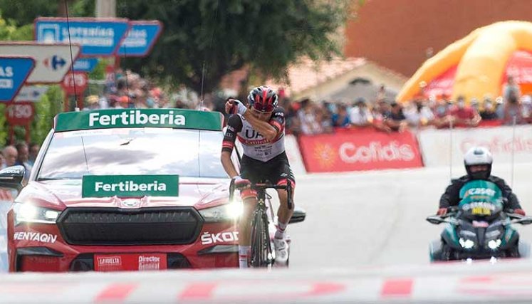 El polaco Rafal Majka ganó este domingo la etapa 15 de la Vuelta ciclista a España