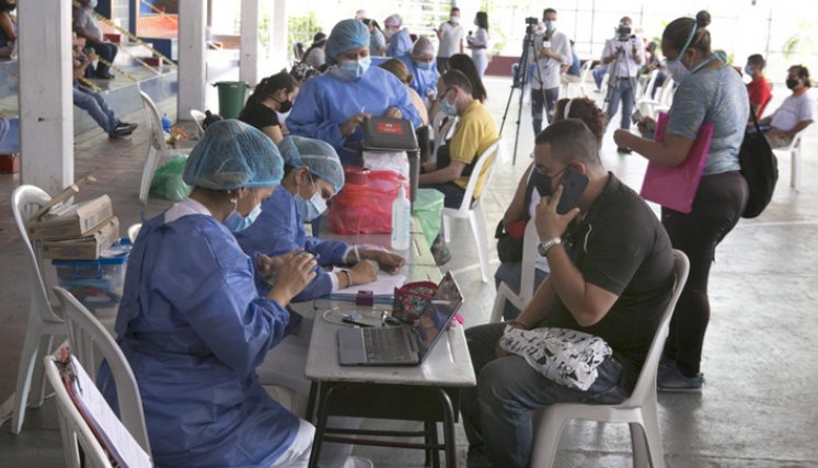 Si un migrante regular no es vacunado en el centro, puede acudir a las coordinaciones locales o a la Secretaría de Salud municipal para plantear su caso. / Foto Archivo La Opinión. 