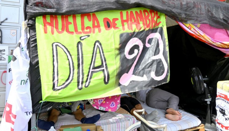 Así se ve la huelga de hambre a las afueras de Nutresa, en Cúcuta.