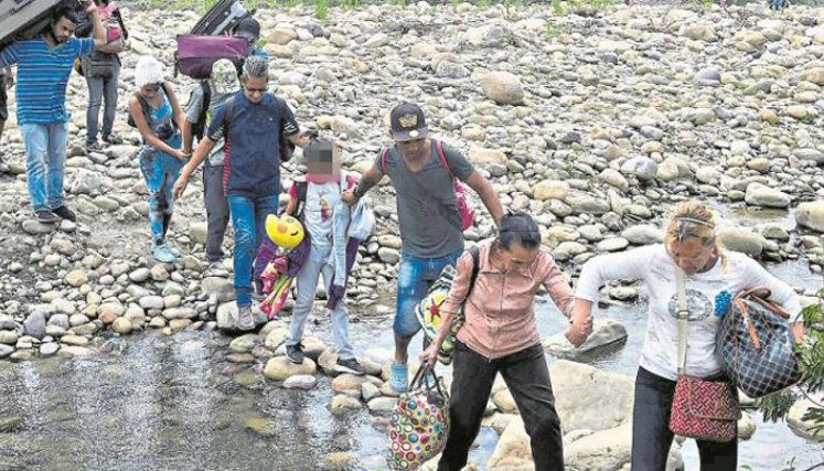 La pobreza extrema y el éxodo migratorio que ya bordea los  millones de venezolanos, sirven como caldo de cultivo para la trata de personas, pues las víctimas son captadas con tentadoras ofertas laborales por las mafias que operan en las trochas que conectan a Colombia con Venezuela, según FundaREDES. / Foto: Cortesía