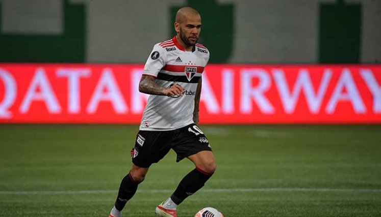 Dani Alves, jugador más ganador en la historia del fútbol mundial.