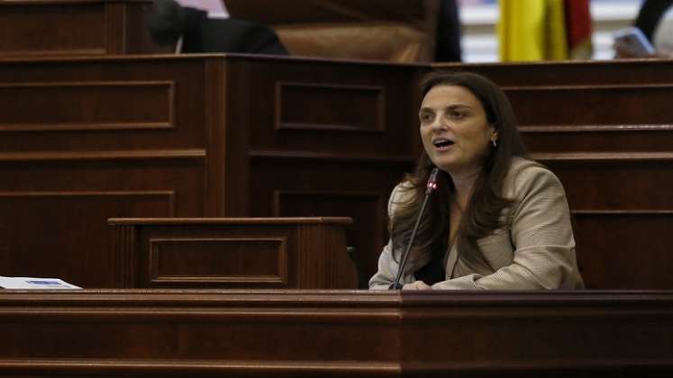 “Senador: Le refresco la memoria. Usted sí me llamo", según la exministra. /Colprensa