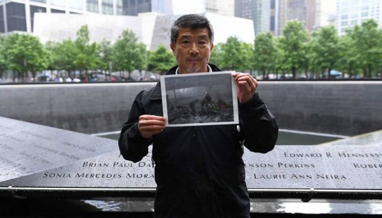 Al Kim, un paramédico en el campo de escombros de las Torres Gemelas./Foto: AFP
