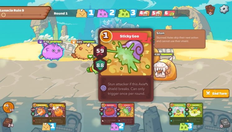 Axie Infinity se parece a Pokémon, solo que las habilidades de los ‘Axies’ se ven reflejadas en cartas.