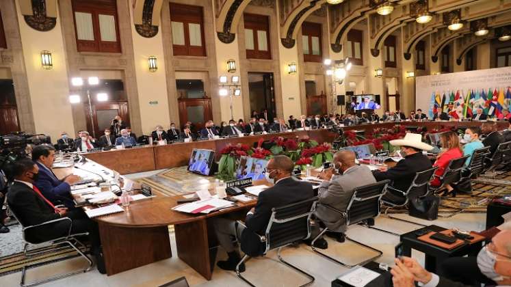 El presidente venezolano Nicolás Maduro pronunciando su discurso durante la Sexta Cumbre de la Comunidad de Estados Latinoamericanos y Caribeños (CELAC) en el Palacio Nacional de México./AFP