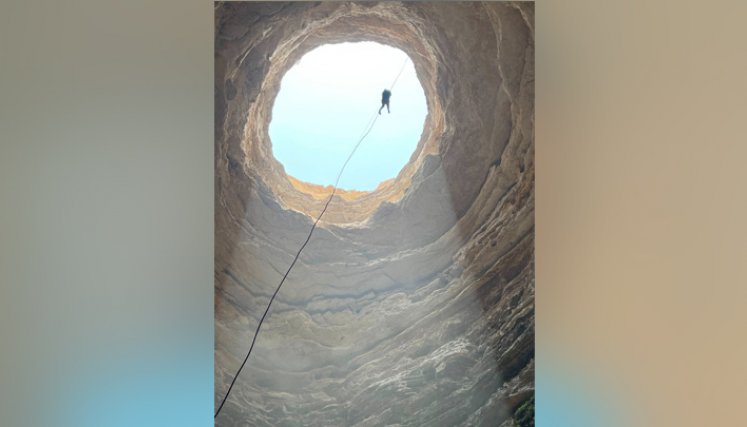 La mayoría de los habitantes de la zona evitan pasar cerca del agujero e incluso hablar de él, por miedo a que les traiga mala suerte.