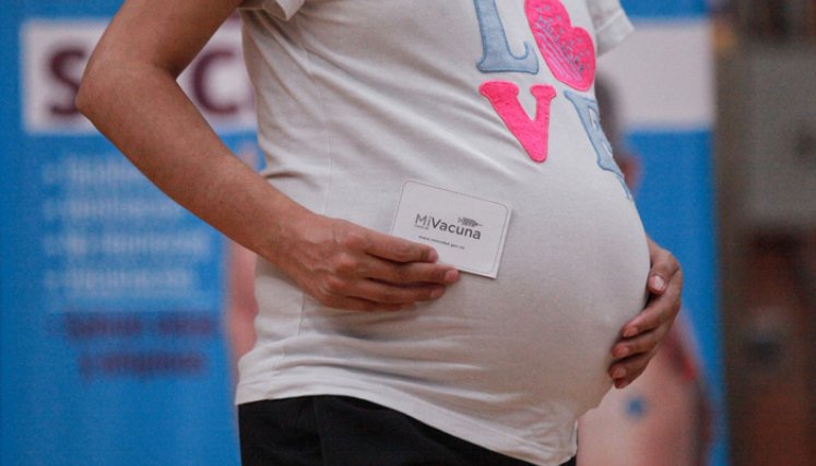 Es muy importante que las gestantes se vacunen, teniendo en cuenta que la COVID-19 es la principal causa de muerte entre las maternas. / Foto: Colprensa