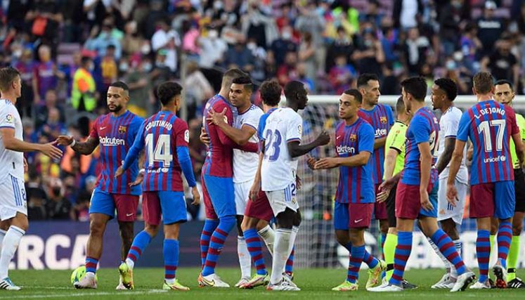 El Barcelona perdió ante el Real Madrid y la crisis de resultados empieza a preocupar a los hinchas. 
