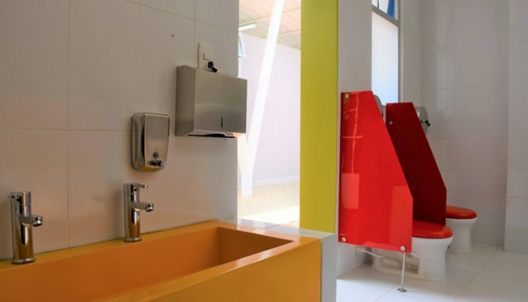 Las instalaciones cuentan ahora con otra aula, baterías sanitarias adecuadas y espacios lúdicos. / Foto: Cortesía