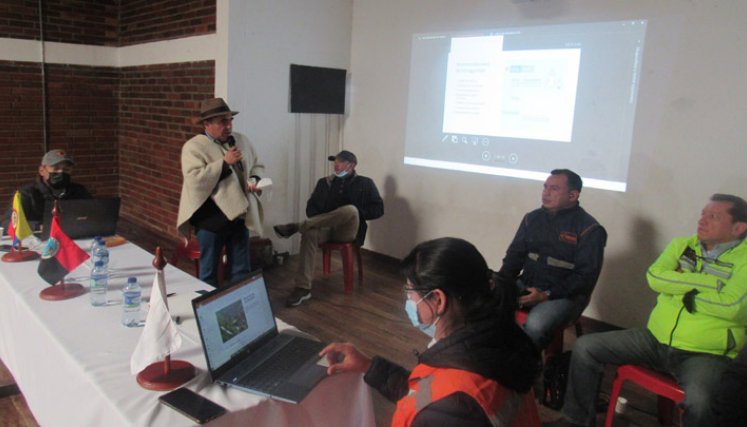 Los alcaldes de la zona orientaron la socialización del proyecto. Foto: Roberto Ospino/La Opinión.