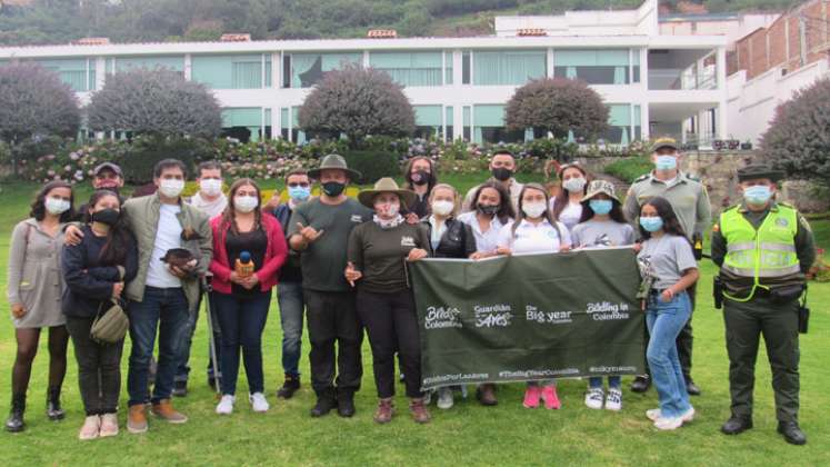 Para fotografiar las aves cuentan con el apoyo de la Secretaría de Medio Ambiente del departamento, la Policía Ambiental, grupos de observadores y ambientalistas. Foto: Roberto Ospino / La Opinión