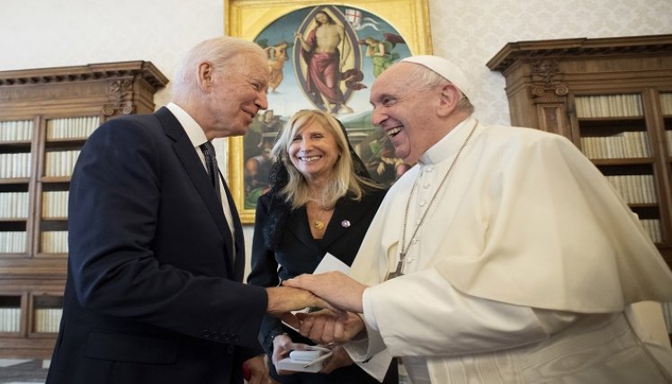 El encuentro fue la primera cita de Biden de su apretada agenda con ocasión de la cumbre del G20 de dos días en Roma. /AFP