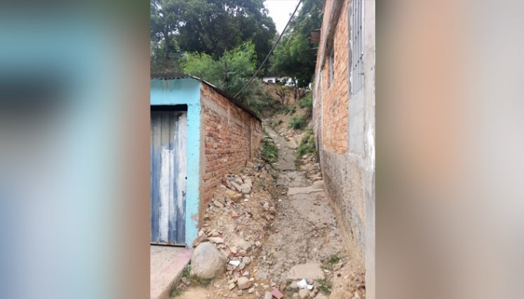 Una granada y ráfagas de disparos alertaron a los vecinos de este lugar de la acción en la que se enfrentaron los uniformados con un grupo de presuntos delincuentes. / Foto: Andrés González