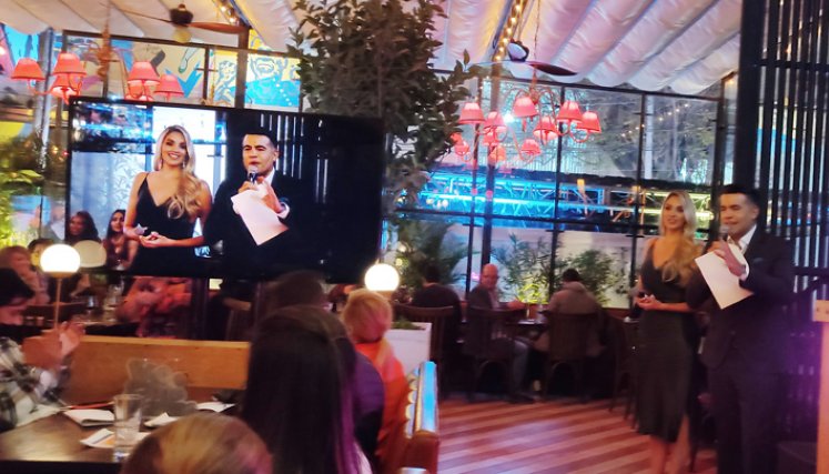 Melina Ramírez regresa al programa para acompañar a Carlos Calero en la la presentación de los participantes. Ambos estuvieron en el evento de lanzamiento de 'Yo me llamo'