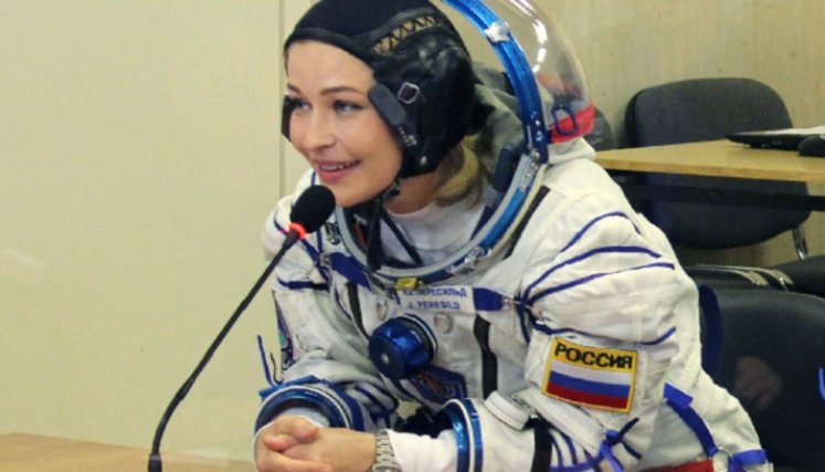 Despega nave para grabar película en el espacio