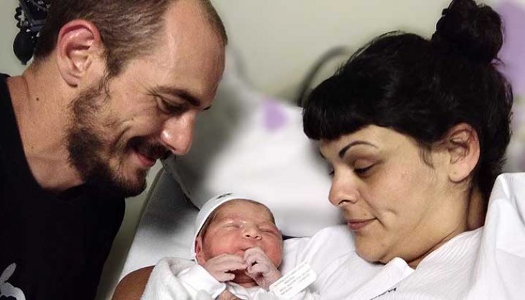 Diego Armando Amado, el niño que nació este jueves en Argentina.