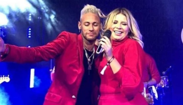 Brasil  despide a joven cantante Marília Mendonça
