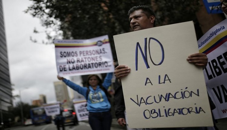 Hasta hace muy poco tuvimos la barrera de no vacunar a los venezolanos irregulares. /Colprensa