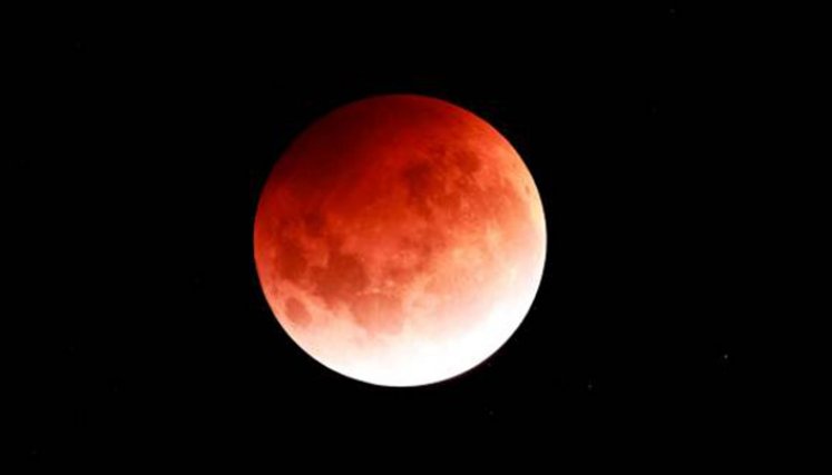 Eclipse lunar.