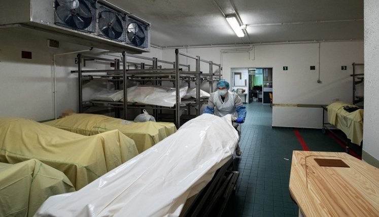 Las dosis de refuerzo de la vacuna anticovid deben estar "disponibles" para los adultos. /AFP