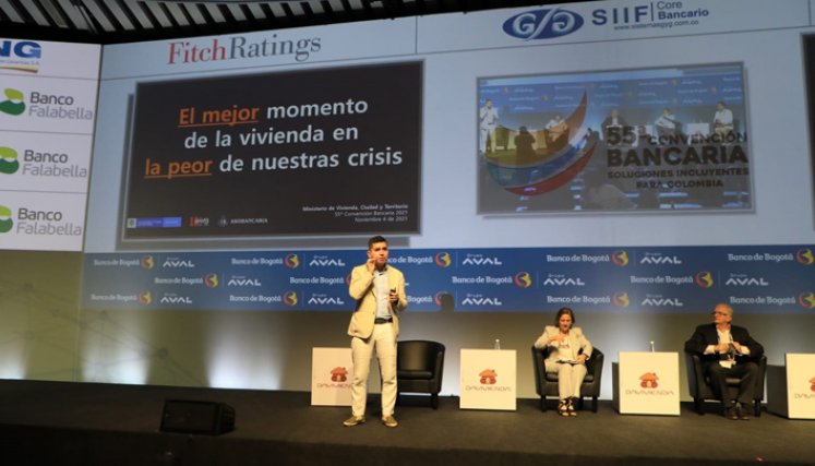  El ministro de Vivienda, Jonathan Malagón, en la Convención Bancaria, en Cartagena. / Foto: Ministerio de Vivienda