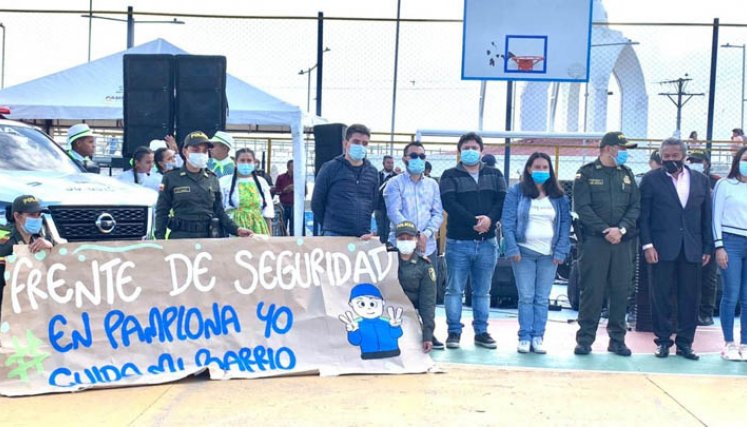 Los concejales Juan Pablo Zapata, Juan Sebastián Suárez  y Alexander Gélvez, gestionaron las alarmas. Foto: Cortesía/La Opinión.