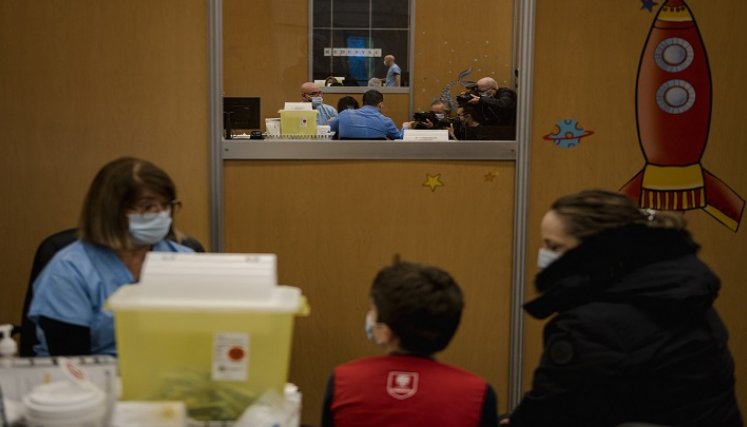 Fuera de Europa, este inmunizante Pfizer ya fue aprobado para niños de entre 5 y 11 años. /AFP