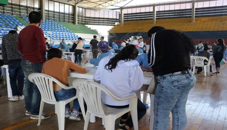 El equipo de vacunadoras llega hasta las instituciones educativas de Ocaña.