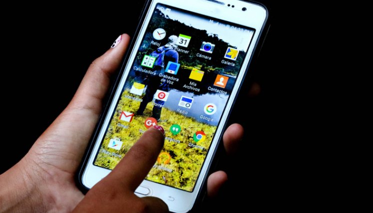 Priorizar el uso del celular, sin darle importancia al estudio, trabajo, amigos o tiempo en familia. 