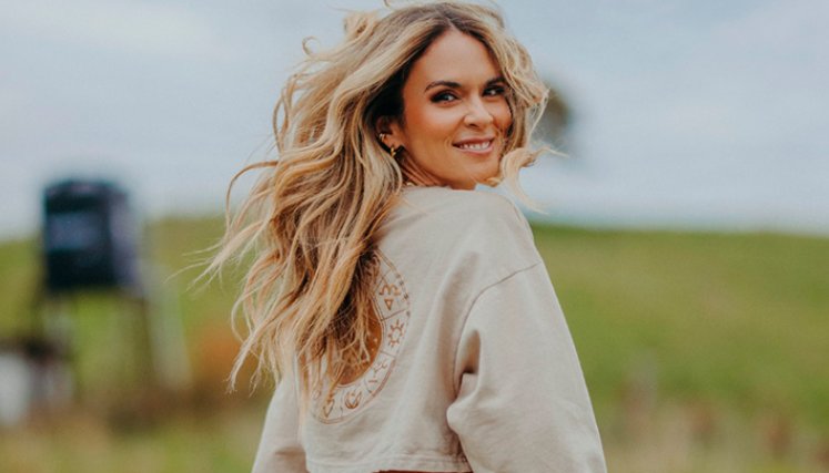 Karen Martínez incursiona en el mundo de la moda