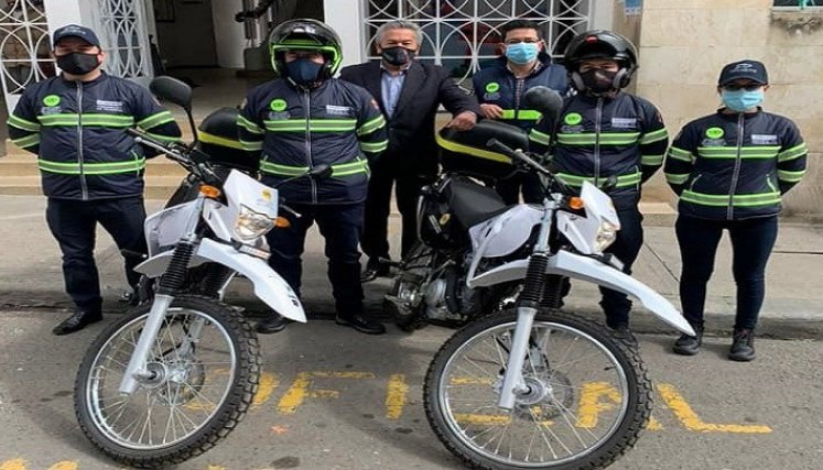 Los cuatro agentes están a cargo del municipio. Foto: Cortesía/La Opinión.