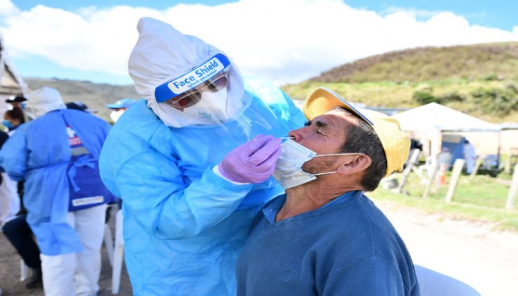 Salud municipal continúa con la toma de muestras para COVID-19. Foto: Cortesía/La Opinión.