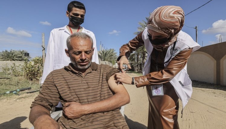 se han administrado 8.100 millones de dosis en el mundo./AFP