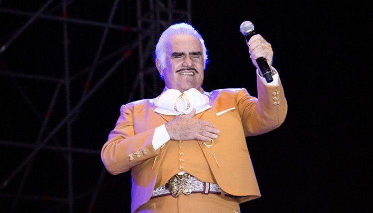 Vicente Fernández.