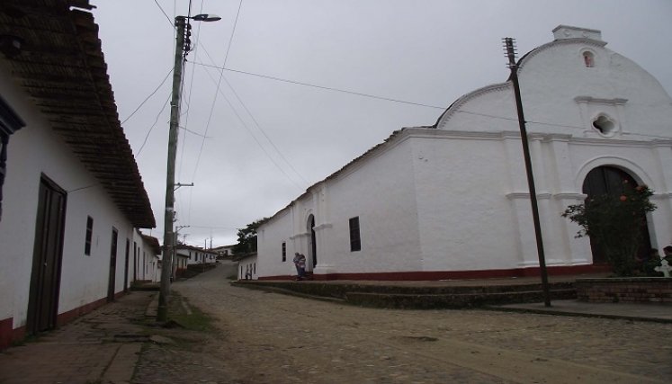 Una campaña pasa salvar los techos del histórico templo de Pueblo Nuevo adelantan los líderes comunales. / Foto: Archivo / La Opinión 