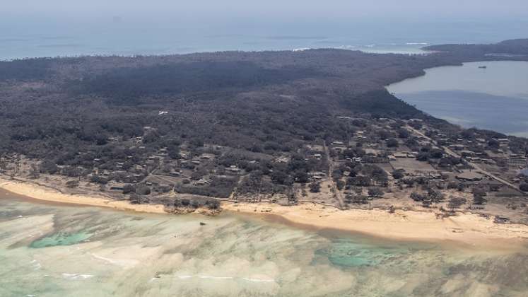 Erupción de volcán en Tonga y tsunami