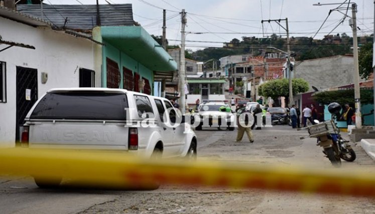 Jhon Anderson Álvarez Gómez fue asesinado por un motorizado, cuando se movilizaba por la calle 20 con avenida 16, del barrio Alfonso López, de Cúcuta.