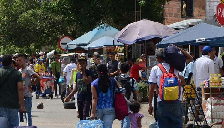 migrantes venezolanos denunciaron cobros ilegales por pasar por los puentes./Foto archivo