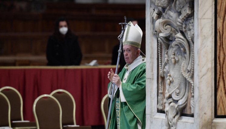 Francisco pidió rezar "para que toda acción e iniciativa política esté al servicio de la fraternidad humana, y no de los intereses partidistas".  / Foto: AFP