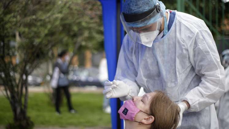 La comercialización de estas pruebas caseras OTC se vuelven una prioridad para la salud pública del país, dice Fenalco. / Foto: Colprensa