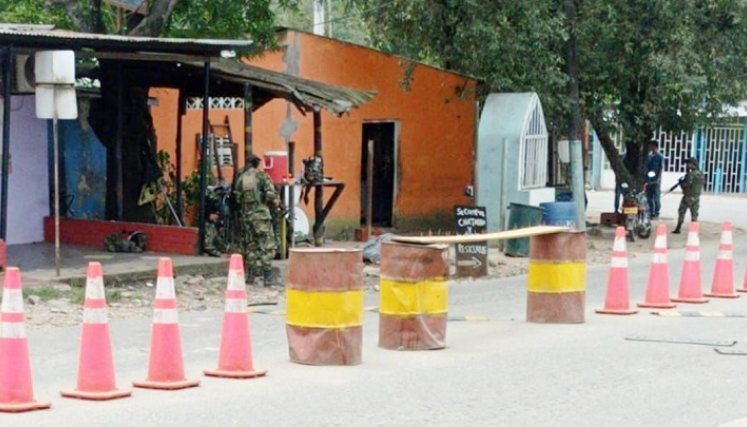 Tres militares resultaron heridos por una granada.