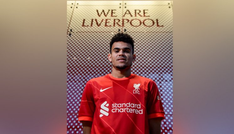 Luis Diaz llega a su nuevo equipo en Inglaterra /La Opinión 